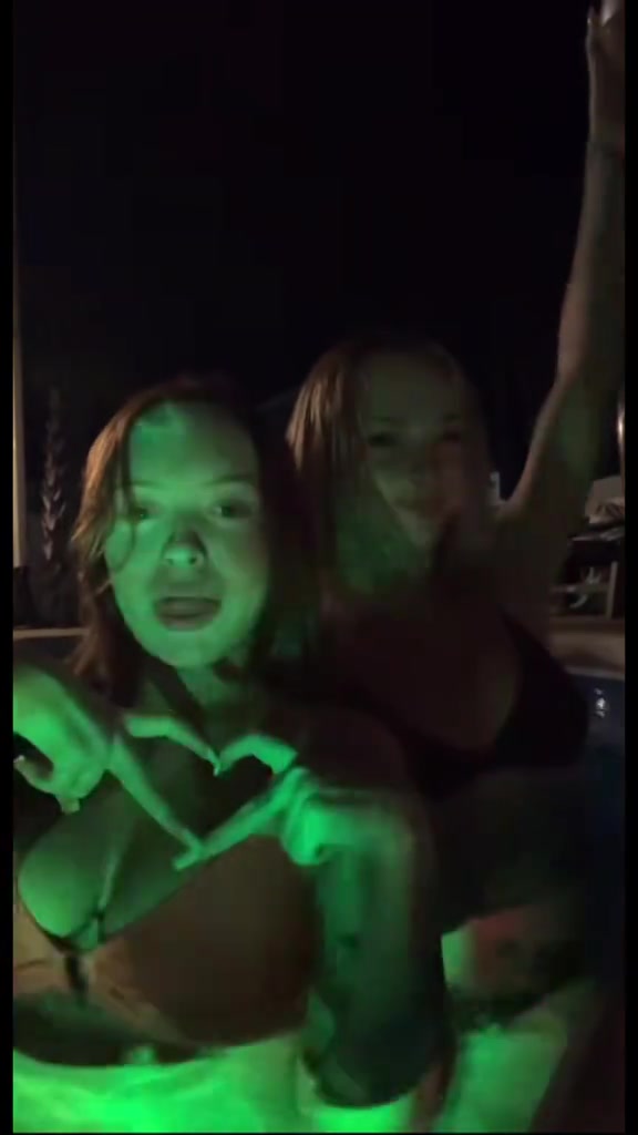 Julia Filippo New HOT Video Sex Tape Lesbians