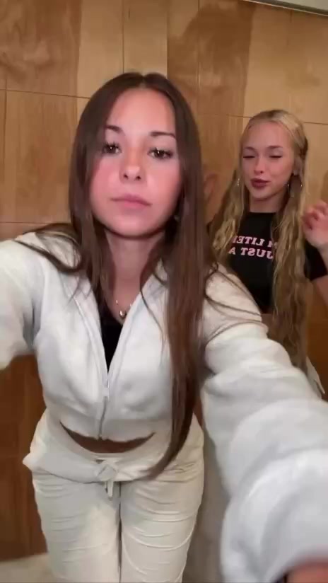 Julia Filippo & Sophie Rain Viral Video Sex Tape Lesbians